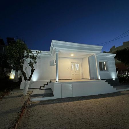 Vila Ademi Ksamil Luaran gambar