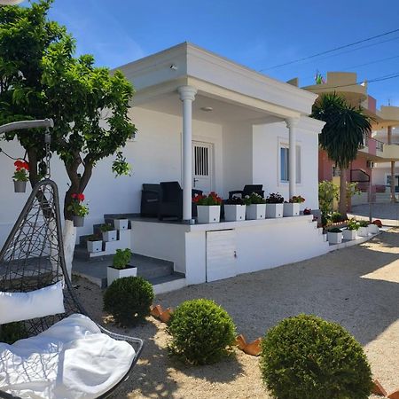 Vila Ademi Ksamil Luaran gambar