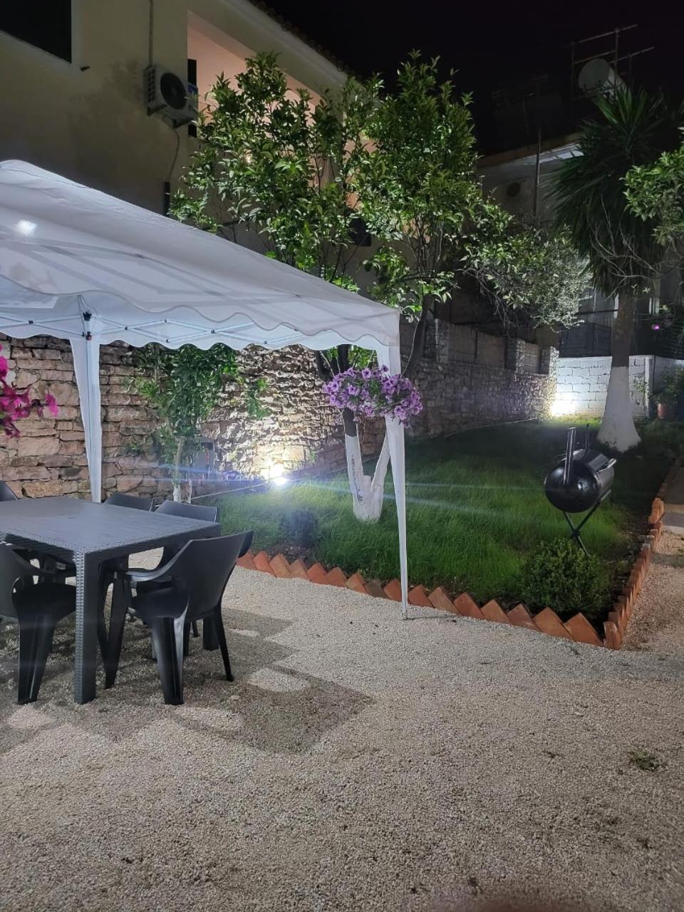 Vila Ademi Ksamil Luaran gambar