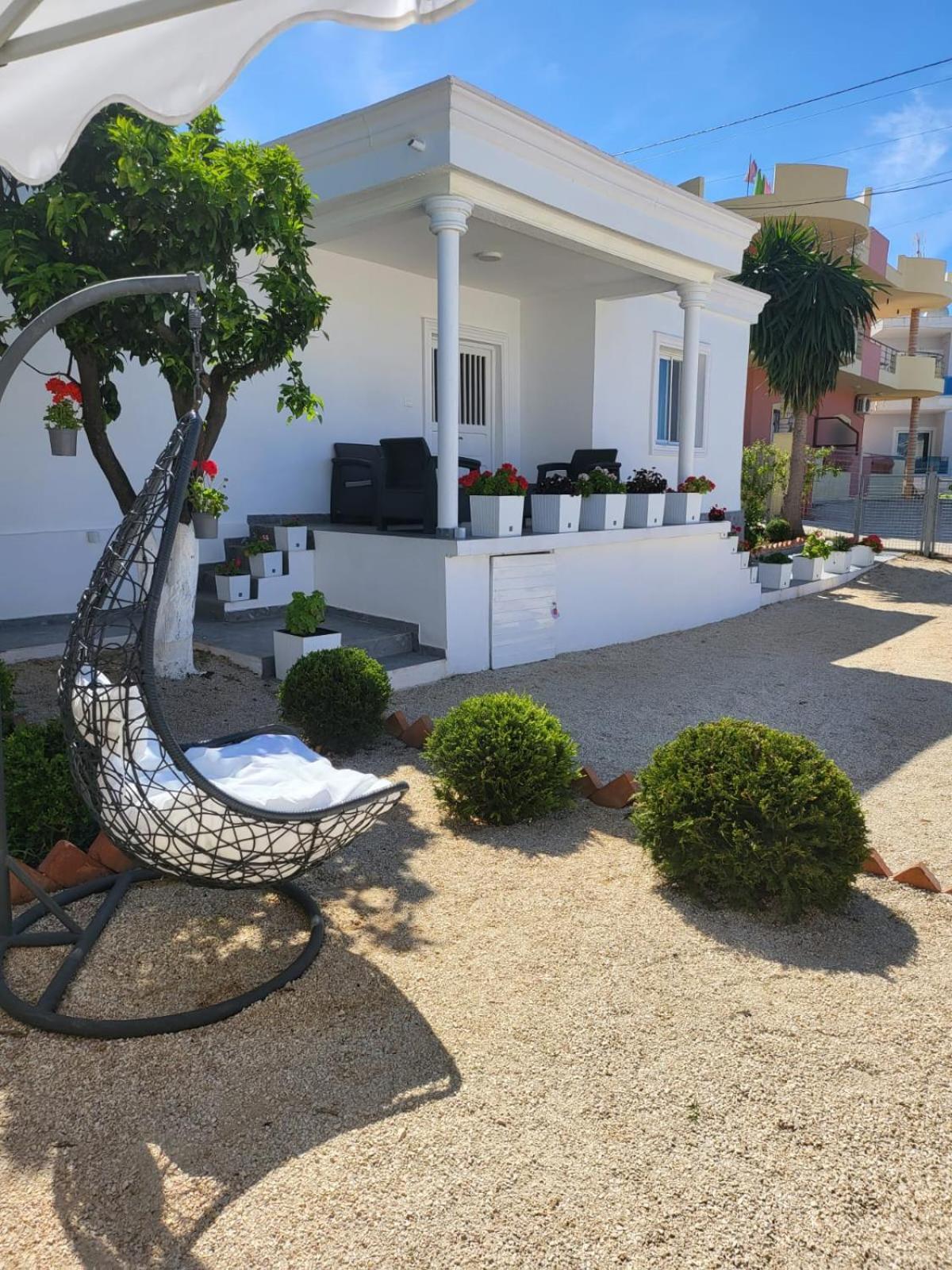 Vila Ademi Ksamil Luaran gambar